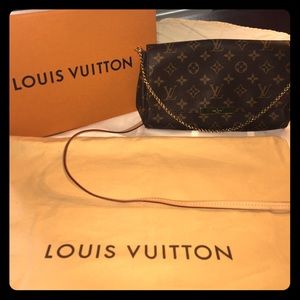 Louis Vuitton Favorite MM Crossbody